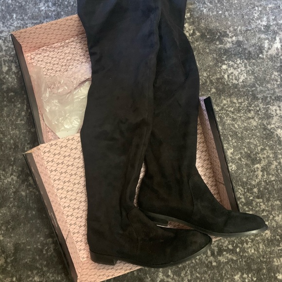 Over the knee boots - Picture 2 of 6